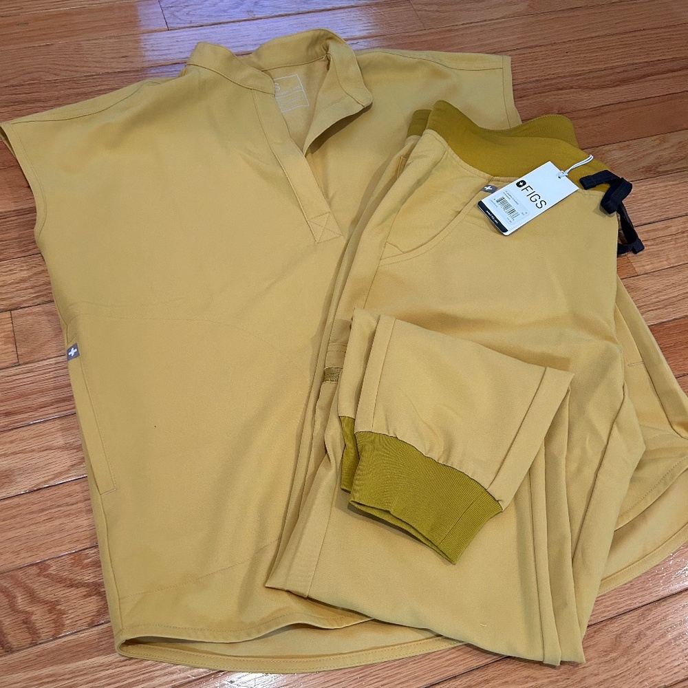 FIGS scrubs
